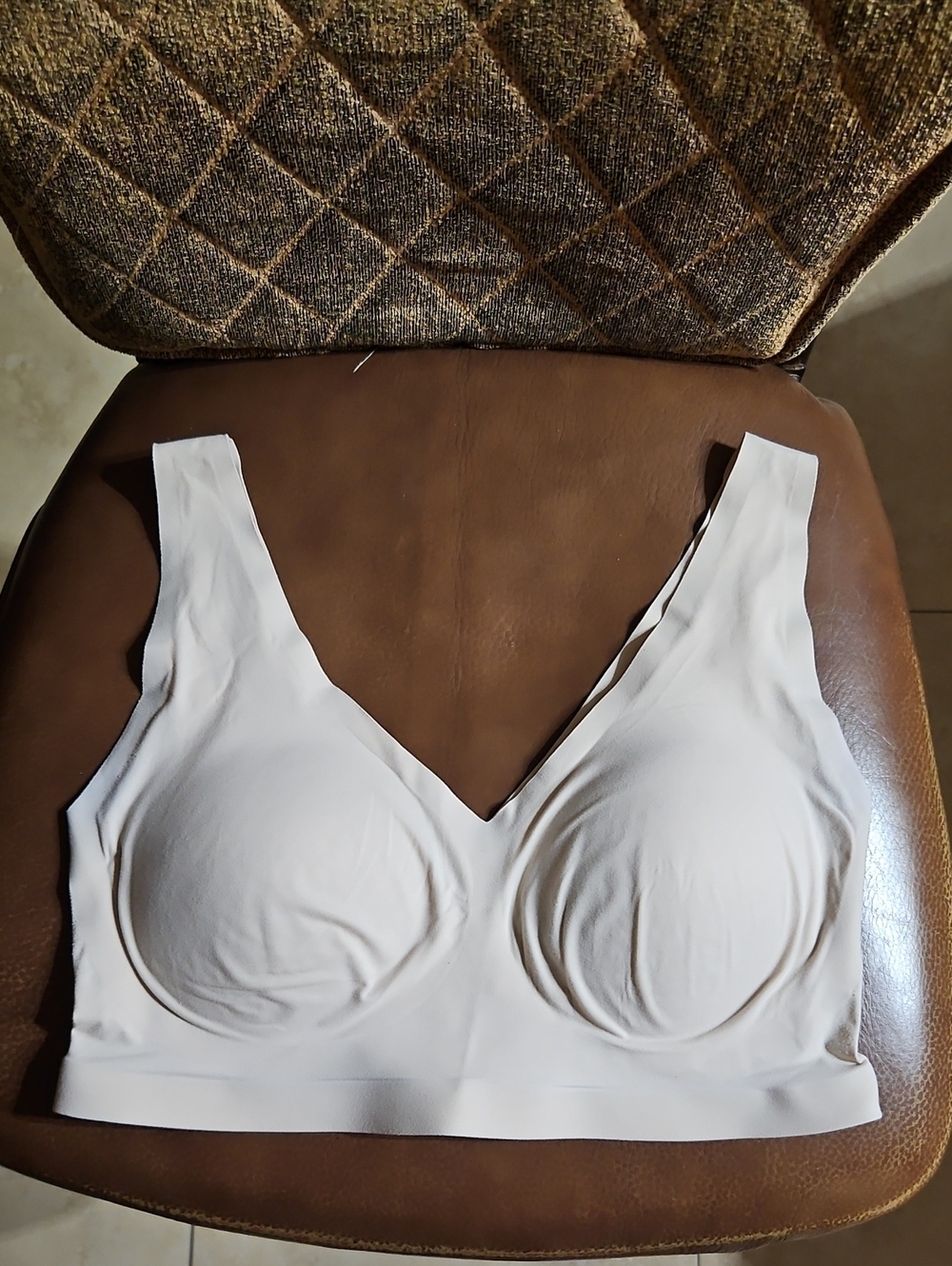Soma Enbliss Bralette Bra Wirefree Lightly Lined Padded V-Neck Cream